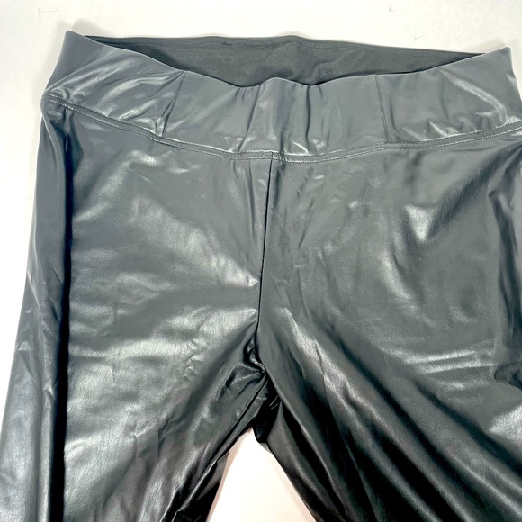 Black Faux Leather Leggings Size 2X - Picture 3 of 4